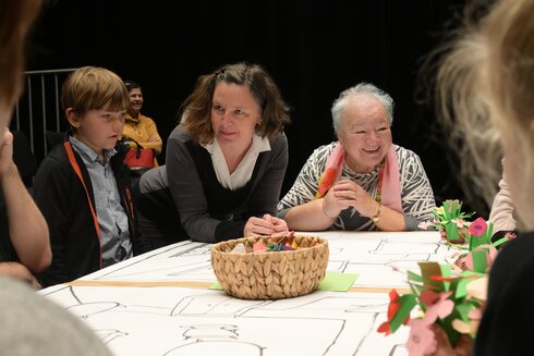 Projekt „Vezmi babičku do divadla“ propojuje generace