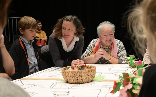 Projekt „Vezmi babičku do divadla“ propojuje generace